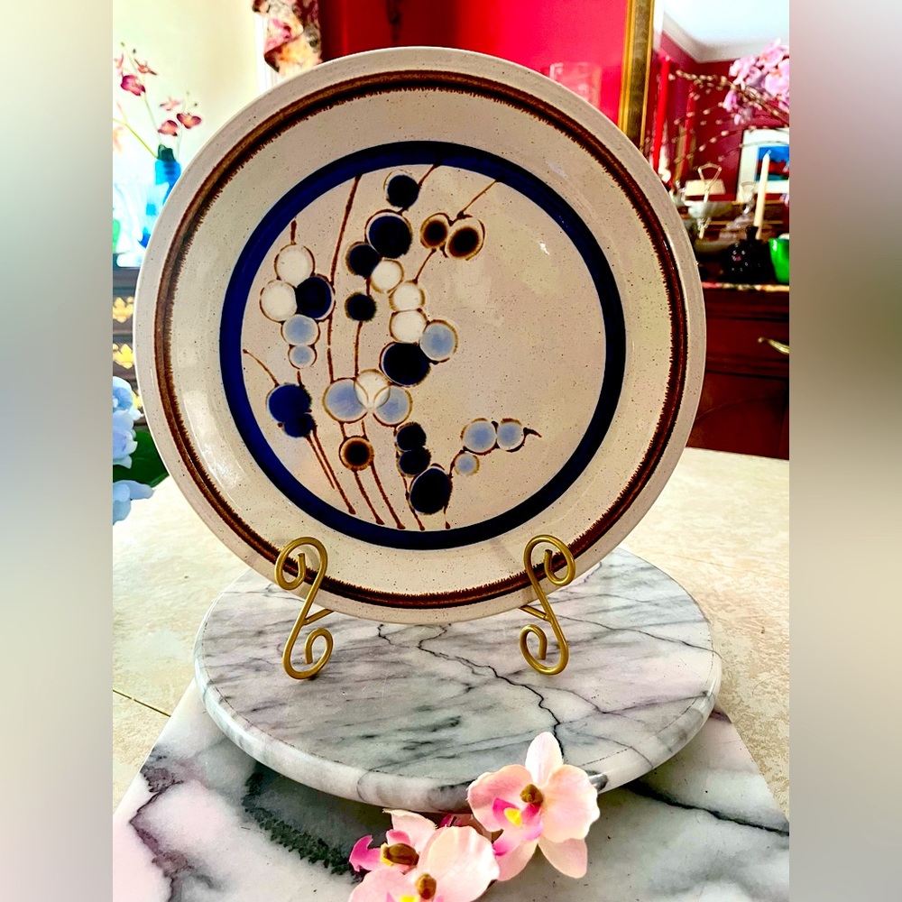 2 of 6 Rare VTG SUNMARC Stoneware Concept Rain Flowers Plates Otigari Blue